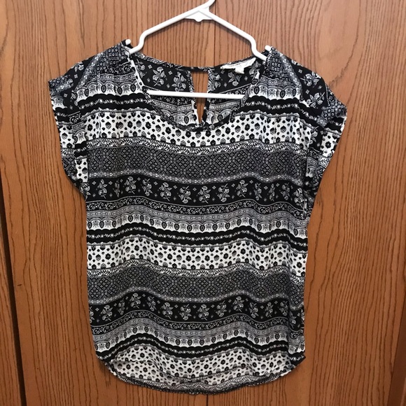 Pink Rose Tops - Patterned Short Sleeve Top